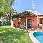Evergreen Saltwater Pool Villa By Bayside *
